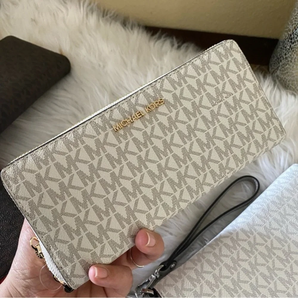 New Michael Kors large jet set travel continental wallet - Picture 2 of 7